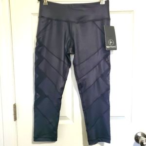 💪🏃‍♀️NWOT 90 Degrees Athletic leggings in Black